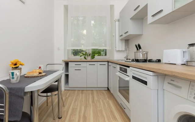 Bright Apartment Wola by Renters