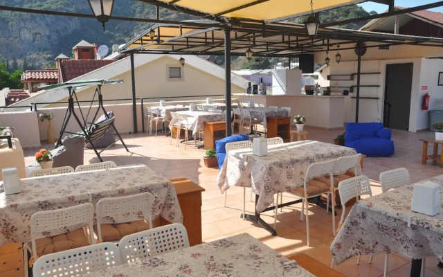 Dalyando Hotel