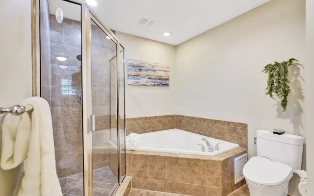 Fabulous 4BR home close to beach