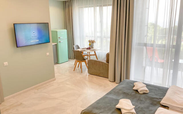 Sun City i Sea season Apartments v apart-otele Kristall