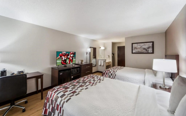Red Roof Inn & Suites Omaha - Council Bluffs