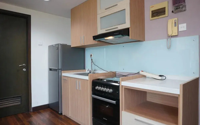 Cozy Living 1BR Tamansari The Hive Apartment