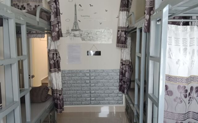 Europe Town Hostel & Bar - Adults Only