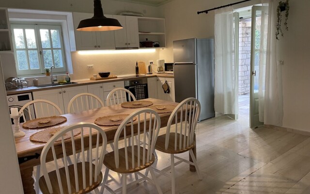 Villa Reggina by Konnect, 1.5km from Gaios
