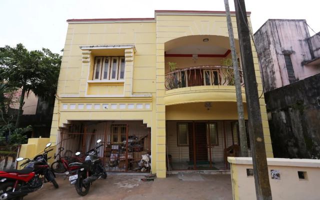 OYO 19323 Shiv Sai Guest House