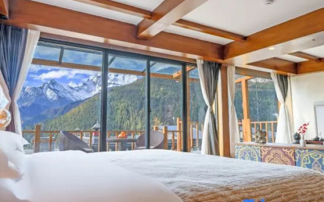 Yading Zhaxi Kongshu Tibetan Culture Theme Hotel – Guest Rooms – Daocheng
