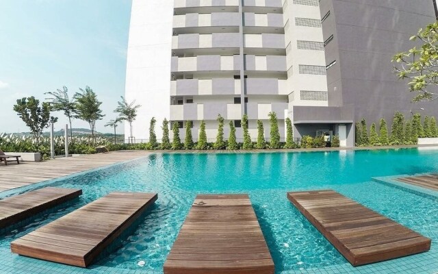Luxury Pool View Suite @ JB