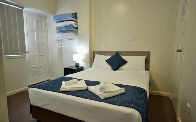 Lees Hotel