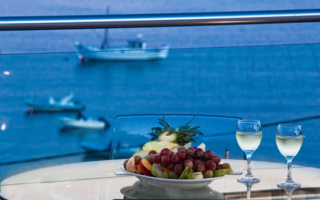 La Luna Hotel