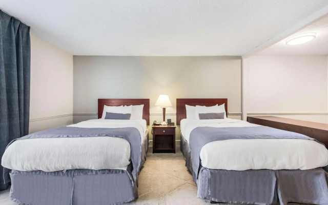 The Blu Hotel Blue Ash Cincinnati, an Ascend Collection Hotel