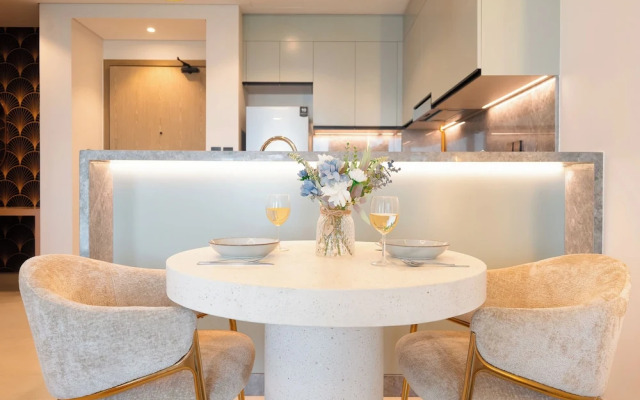 KeyRock Living - Golf Gate Apartment