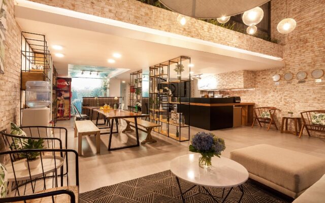 La Regatta Boutique Residences