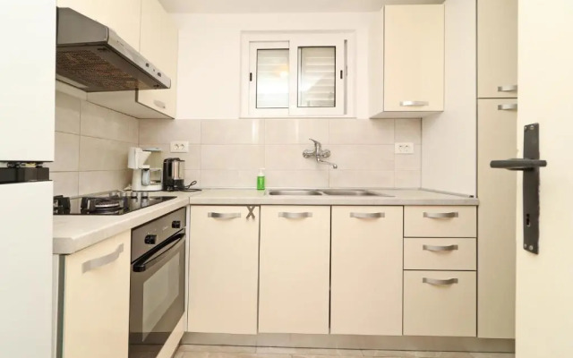 Beachfront House Neda's Place