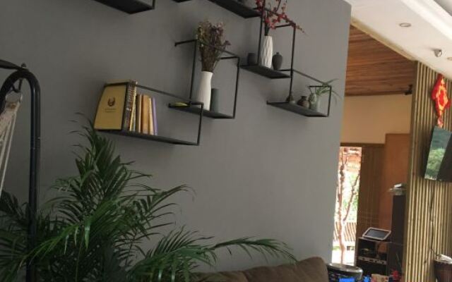 Sanqing Renjia Guesthotel