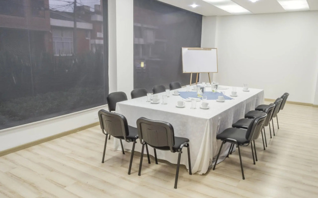 Apartamentos Regency La Feria