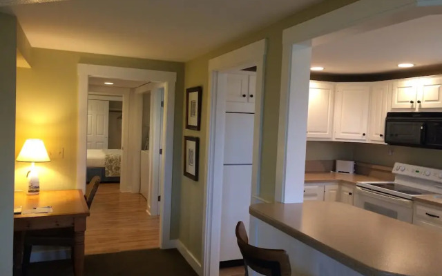 Glen Cove Inn & Suites