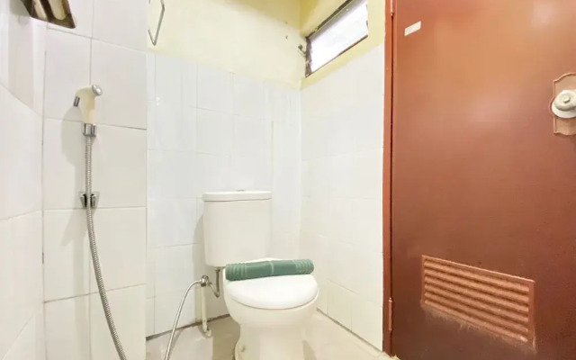 Graceful 2Br Apartment At Gateway Ahmad Yani Cicadas