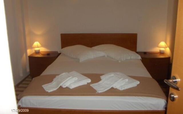 Old Town Cres Apartments