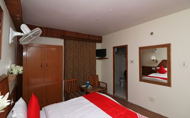 OYO 13710 Home Studio near Hadimba Manali