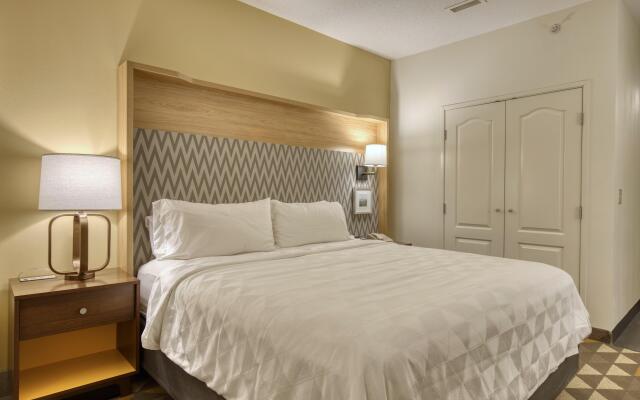 Holiday Inn Hotel & Suites Madison West - Middleton by IHG
