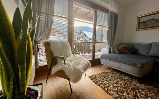 Rossiniweg Warm and Lovely Apartment With Terrace