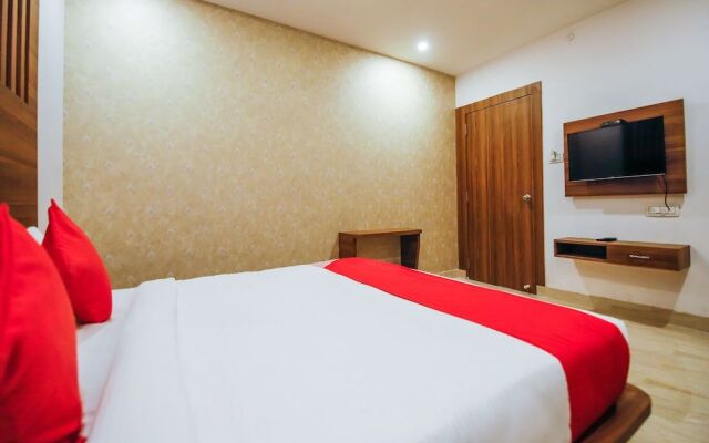 OYO 24327 Royale Sejour