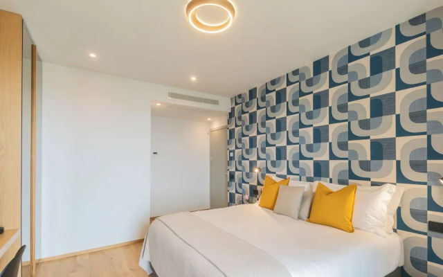 Pureview Luxury Suites, with breakfast & pool