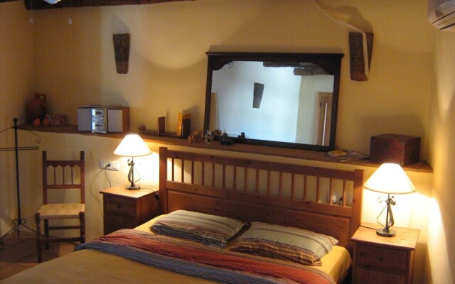 Enchanting 2-bed Village House in Montejaque. Wifi