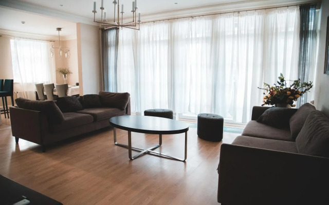 Aparthotel Wooden Villa