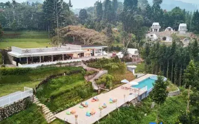 Luxcamp Bukit Damar - Puncak By Horison