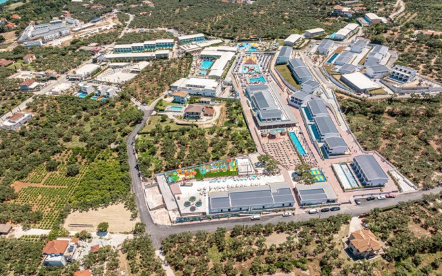 Caretta Paradise Resort & Waterpark