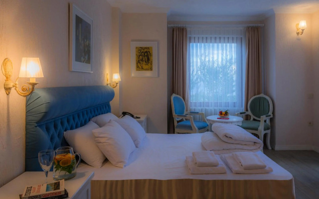 Aeneas Hotel