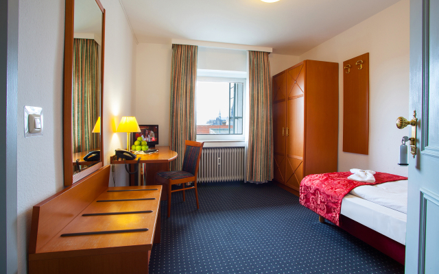 INA Hotel Royal