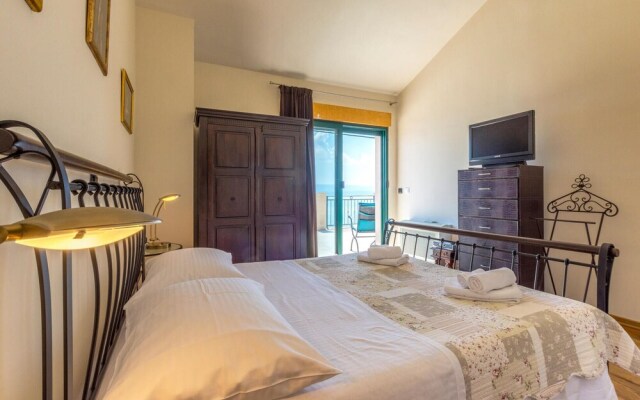 Beautiful Home in Mimice With Wifi and 3 Bedrooms