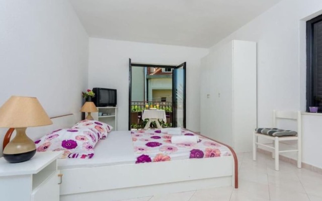 Aesthetic Apartment With Balcony and Sea View