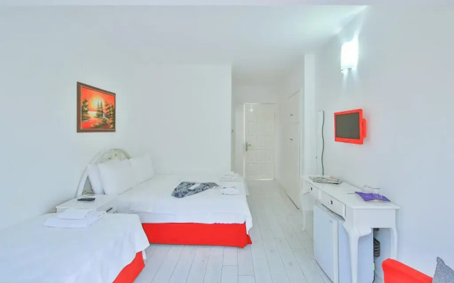 Kiraz Otel Alacati