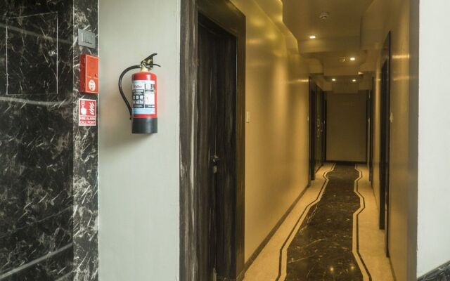 Capital O 661 Hotel Regal Inn