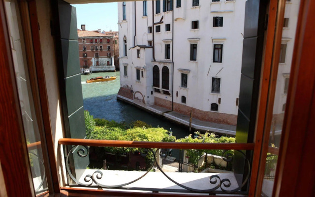 Pensione Accademia - Villa Maravege