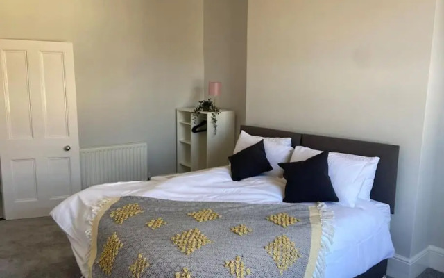 Large Boutique Self Catering Southsea Holiday Flat
