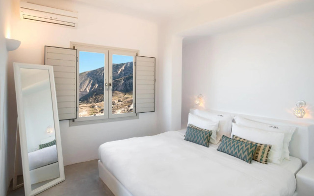Skyfall Suites - Adults Only