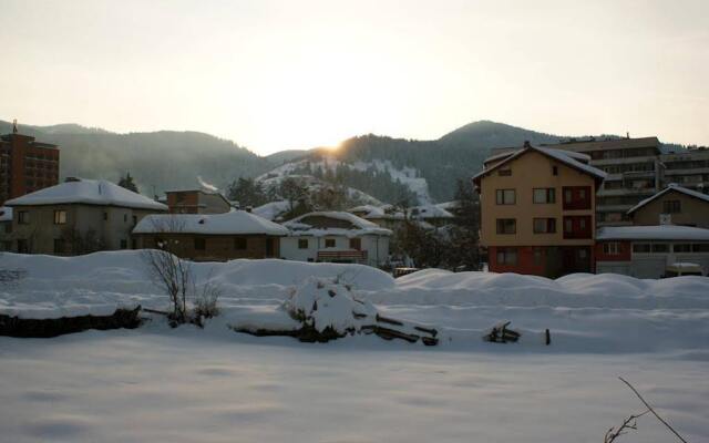 Eco House Family Hotel