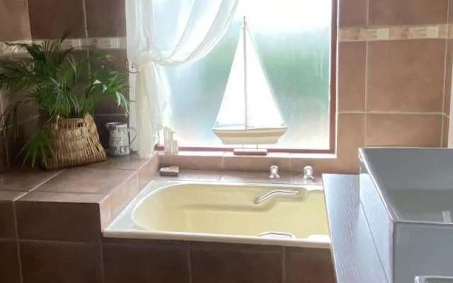 Dolphin Circle B&B