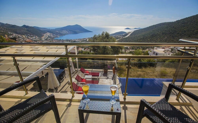 Villa Merak by Akdenizvillam