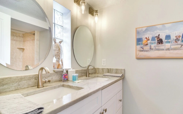 Easy Access to Beach: Canal-front Home w/ Pool