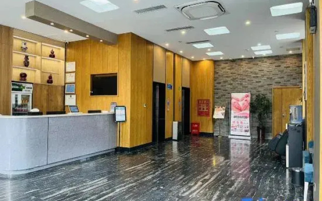Xiyue Hotel (Zhengzhou east station store)