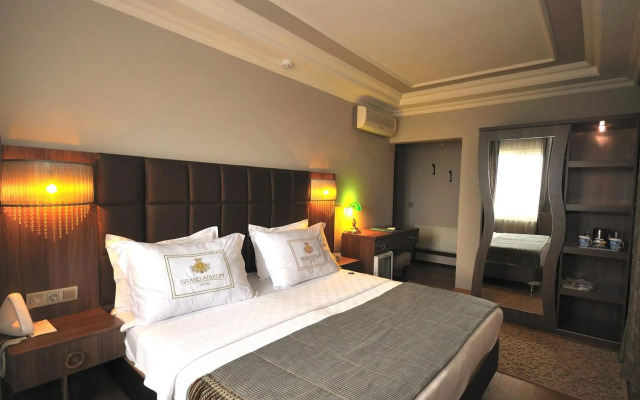 Grand Atakum Hotel