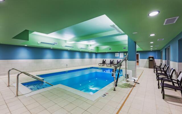Holiday Inn Express & Suites Chanute by IHG