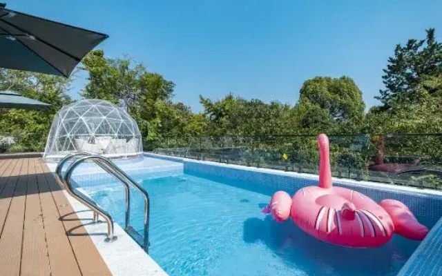 Suzhou Banshandu Hillside Pool Holiday Meisu (Taihu Xishan Island Branch)