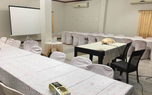 Hotel Supree by Mumsabai