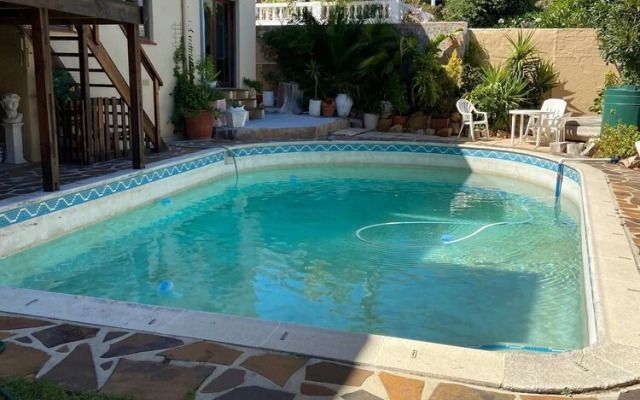 Room-living In Camps Bay Blue